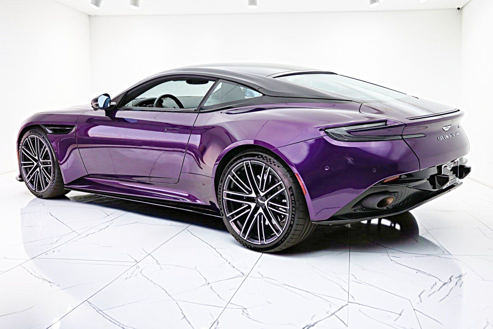Used 2024 Aston Martin DB12 Coupe RWD image 7