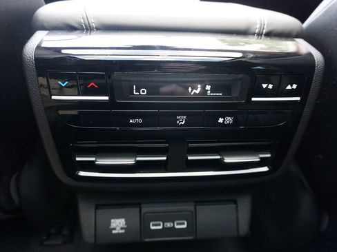 Used 2023 Acura MDX FWD w/ Technology Package image 16