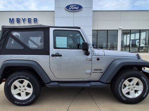 Used 2018 Jeep Wrangler Sport AWD/4WD image 1