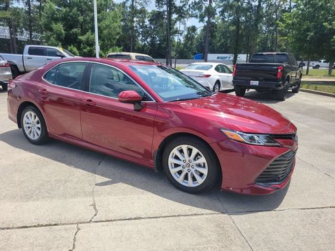 Certified 2018 Toyota Camry LE FWD image 7