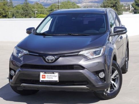 Used 2018 Toyota RAV4 XLE w/ All Weather Liner Package FWD image 4