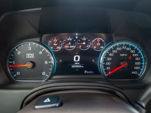 Used 2018 GMC Yukon Denali w/ Open Road Package AWD/4WD image 19