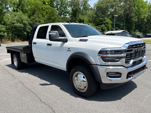 New 2026 RAM 4500 Tradesman w/ Chrome Appearance Group AWD/4WD image 3