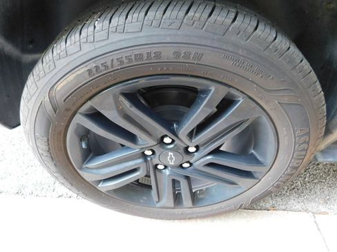 Used 2024 Chevrolet Trax ACTIV w/ Sunroof Package FWD image 8
