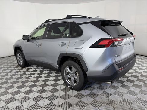 Used 2022 Toyota RAV4 XLE image 5