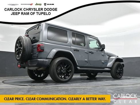 Used 2025 Jeep Wrangler Unlimited Sahara AWD/4WD image 42