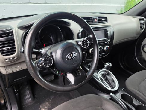 Used 2019 Kia Soul FWD image 4
