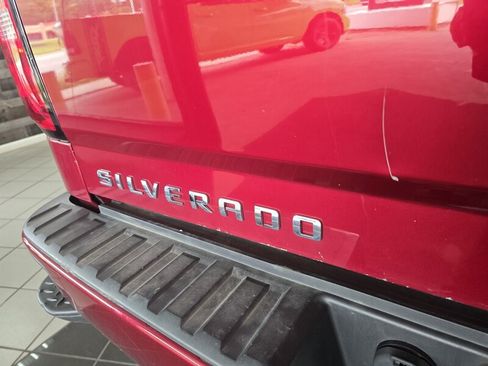 Used 2018 Chevrolet Silverado 1500 LT w/ All Star Edition AWD/4WD image 33
