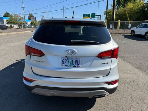 Used 2018 Hyundai Santa Fe Sport image 5