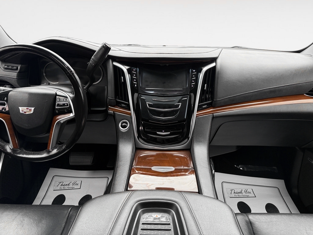 Used 2019 Cadillac Escalade ESV Luxury AWD/4WD image 17