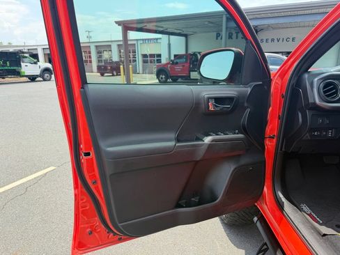 Used 2023 Toyota Tacoma TRD Pro AWD/4WD image 13