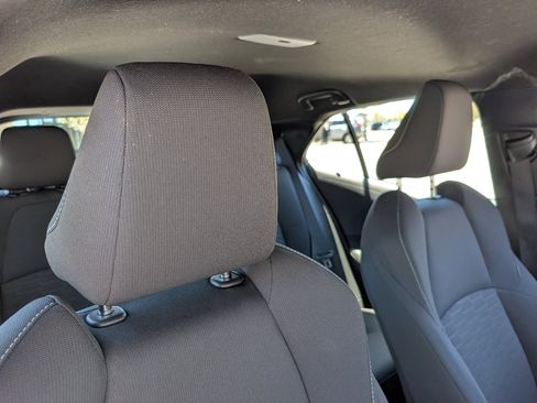 Used 2025 Toyota Corolla SE FWD image 3