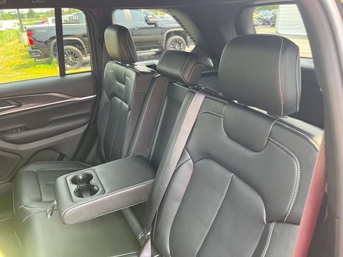 Used 2024 Jeep Grand Cherokee Limited AWD/4WD image 22