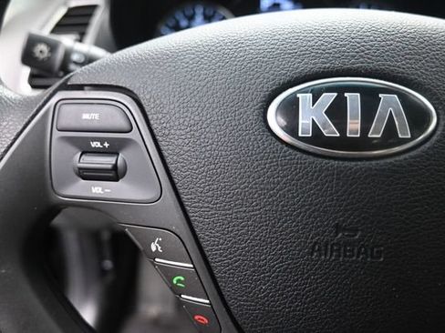 Used 2017 Kia Forte LX FWD image 15