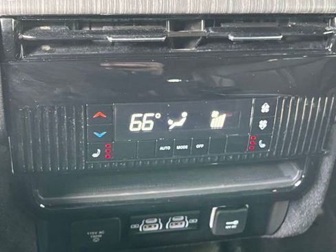 Used 2024 Jeep Wagoneer Series II AWD/4WD image 26