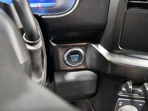 Used 2023 Ford F250 Lariat w/ Black Appearance Package AWD/4WD image 25