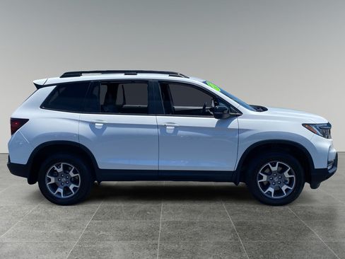 Used 2023 Honda Passport TrailSport image 6
