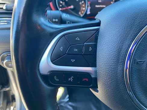 Used 2019 Jeep Compass Trailhawk image 19