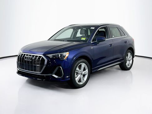 Used 2021 Audi Q3 2.0T Premium w/ Convenience Package AWD/4WD image 1