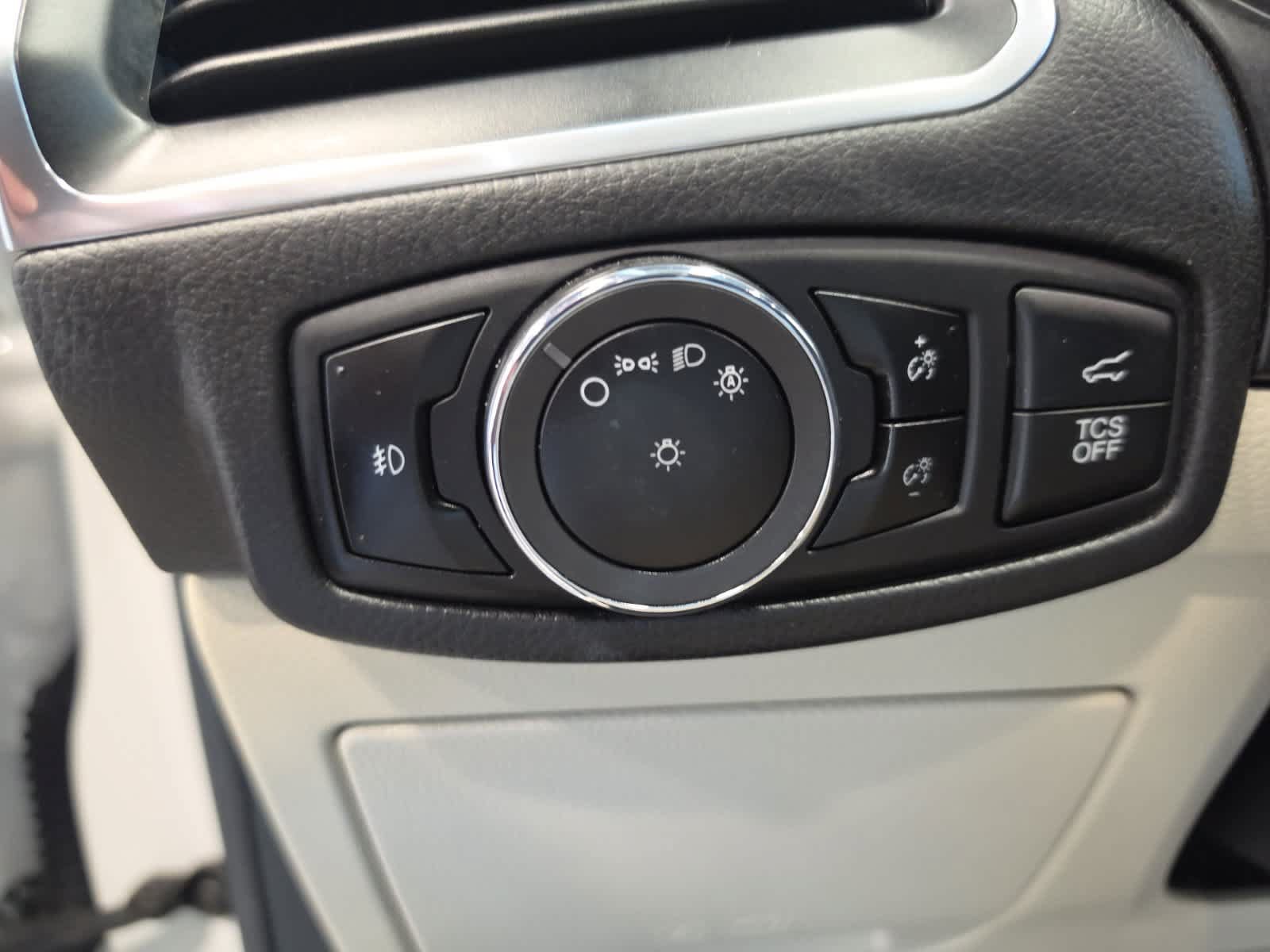 Used 2024 Ford Edge Titanium w/ Equipment Group 301A AWD/4WD image 18