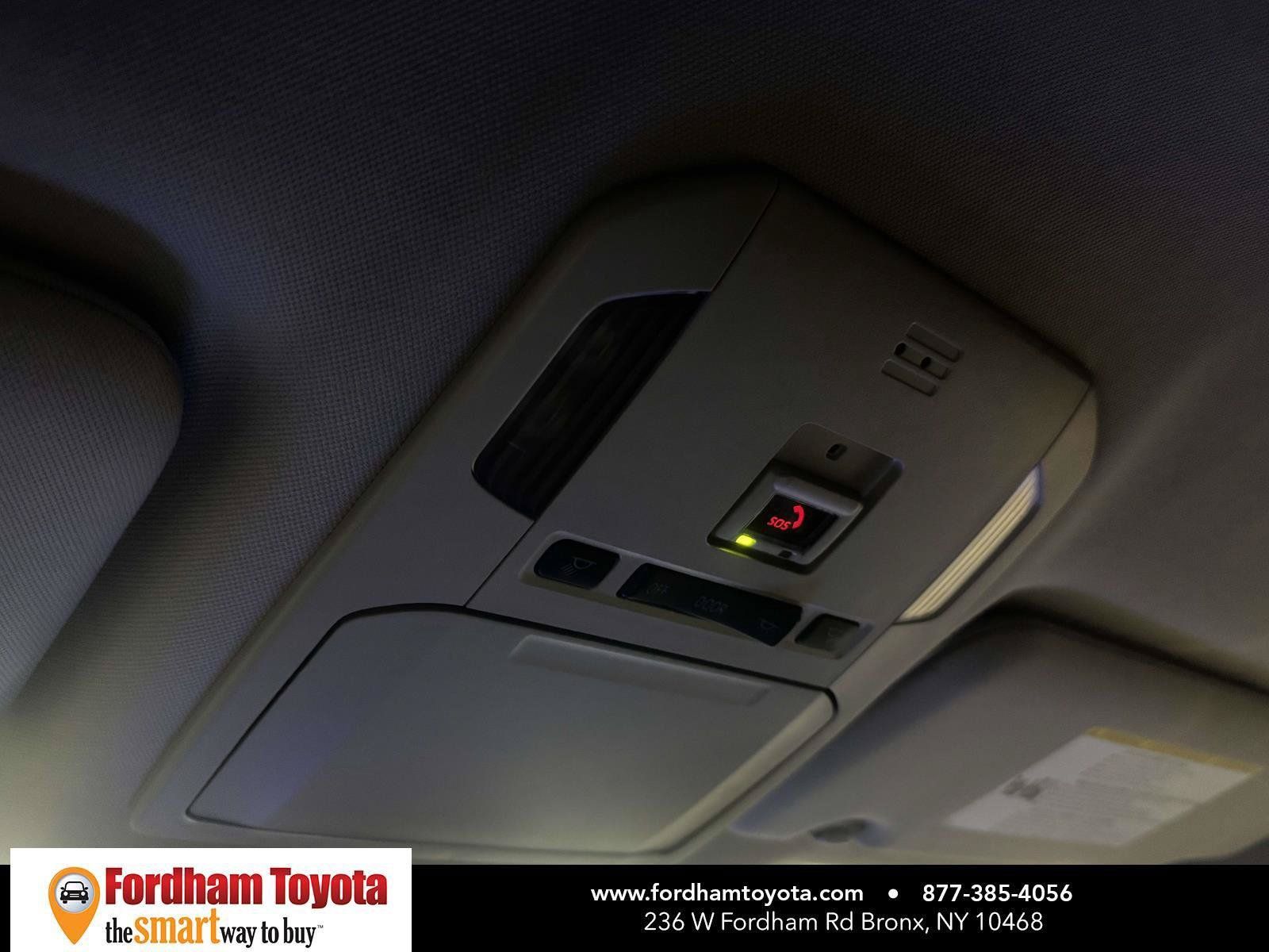 Used 2023 Toyota Highlander LE AWD/4WD image 29