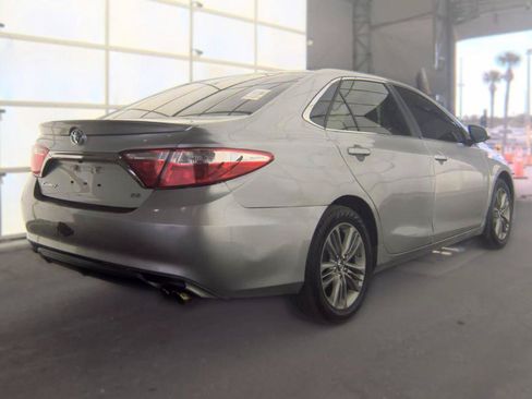 Used 2017 Toyota Camry SE FWD image 4
