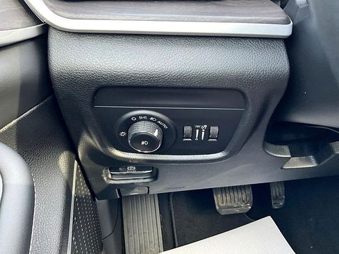 New 2026 Jeep Grand Cherokee Limited w/ Limited Altitude Package image 16