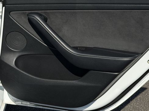 Used 2023 Tesla Model 3 Standard Range image 23