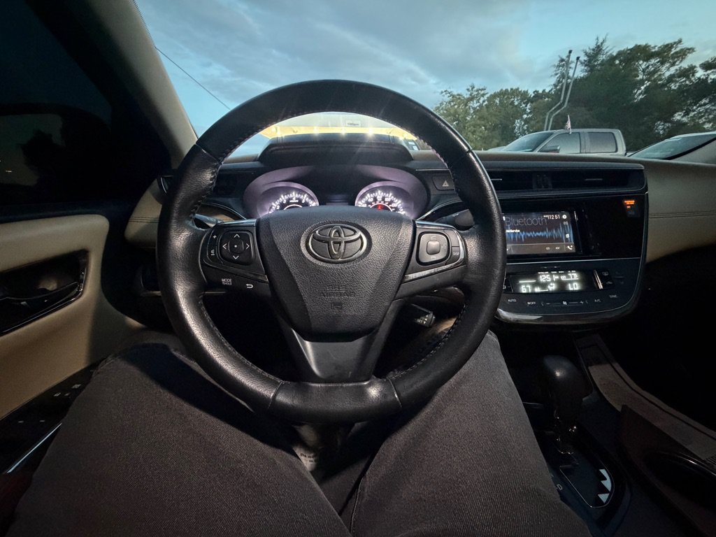 Used 2015 Toyota Avalon XLE FWD image 10