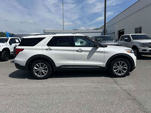 Used 2020 Ford Explorer Limited AWD/4WD image 2
