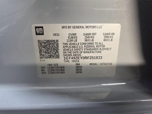 Used 2024 GMC Sierra 2500 AT4X image 39