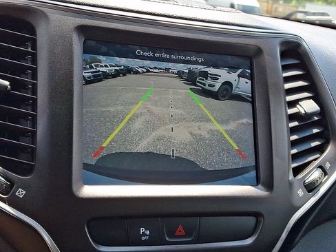 Used 2020 Jeep Cherokee Trailhawk w/ Cold Weather Group AWD/4WD image 25