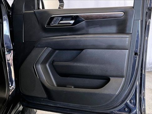 Used 2025 Chevrolet Tahoe LT image 26