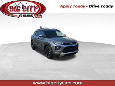 Used 2022 Chevrolet TrailBlazer LT w/ Convenience Package FWD image 1