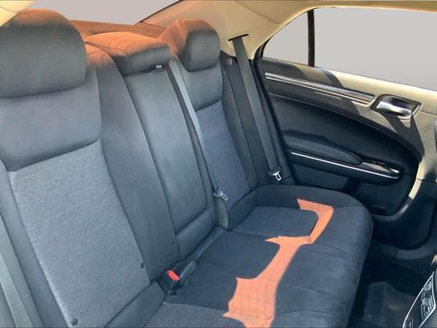 Used 2021 Chrysler 300 Touring w/ Chrome Appearance Package RWD image 20