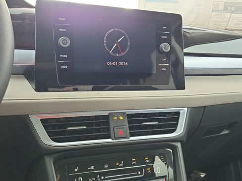 New 2026 Volkswagen Taos SE FWD image 19