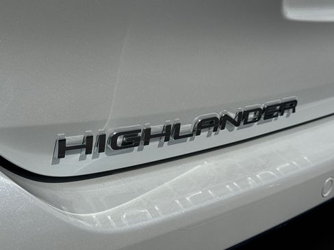 New 2026 Toyota Highlander Limited AWD/4WD image 15