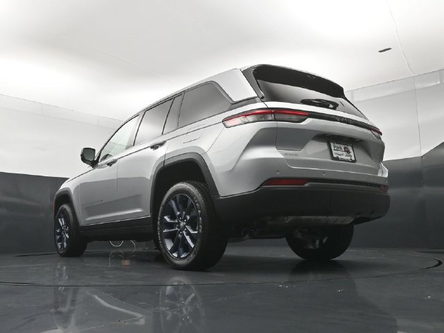 New 2026 Jeep Grand Cherokee Limited AWD/4WD image 22