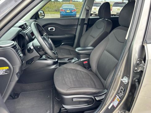 Used 2016 Kia Soul FWD image 16