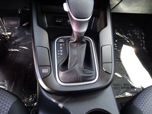 Used 2023 Kia Soul LX w/ LX Technology Package FWD image 14