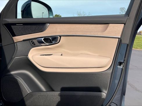 New 2026 Volvo XC90 B5 Plus image 31