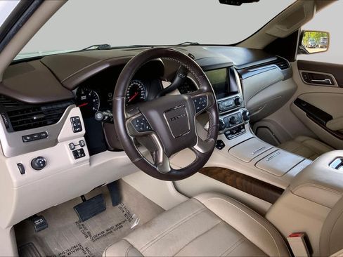 Used 2019 GMC Yukon XL Denali w/ Denali Ultimate Package RWD image 17