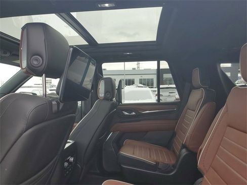 Certified 2024 GMC Yukon Denali Ultimate image 9