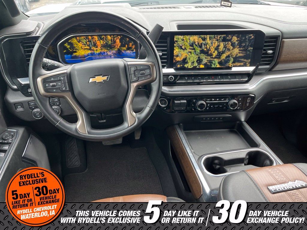 Used 2024 Chevrolet Silverado 2500 High Country w/ High Country Premium Package AWD/4WD image 4
