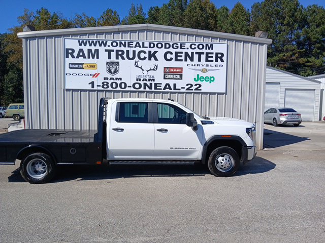 Used 2025 GMC Sierra 3500 Pro AWD/4WD image 2