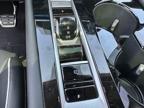 Used 2024 Volkswagen Atlas SEL Premium R-Line image 24