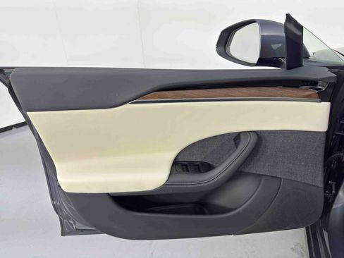 Used 2021 Tesla Model S Plaid image 42