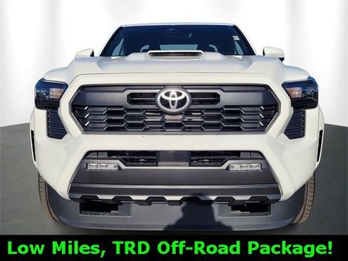 Used 2024 Toyota Tacoma TRD Sport image 2
