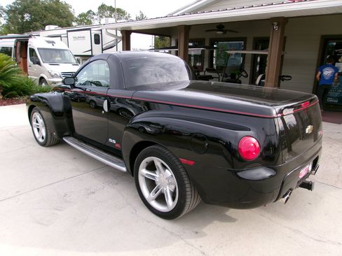 Used 2003 Chevrolet SSR w/ Preferred Equipment Group image 7