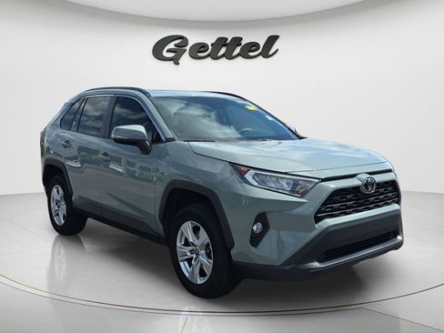 Used 2021 Toyota RAV4 XLE w/ Convenience Package image 2
